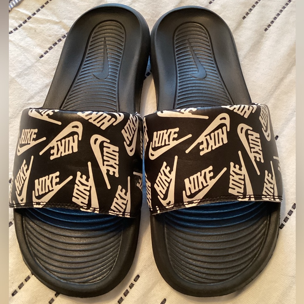 Nike Victori One Slide Logo Print White Black Sandals Mens 9